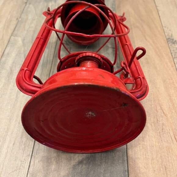 Vintage Jupiter 2 Kerosene Made in Poland Red Lantern, original, no glass dome - Picture 2 of 6